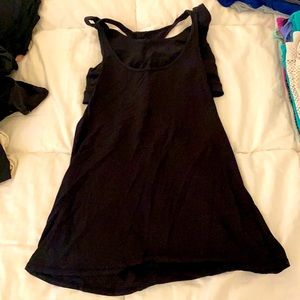 Lululemon black tank, size 6